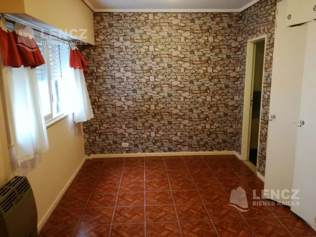 Departamento en Rivadavia al 100