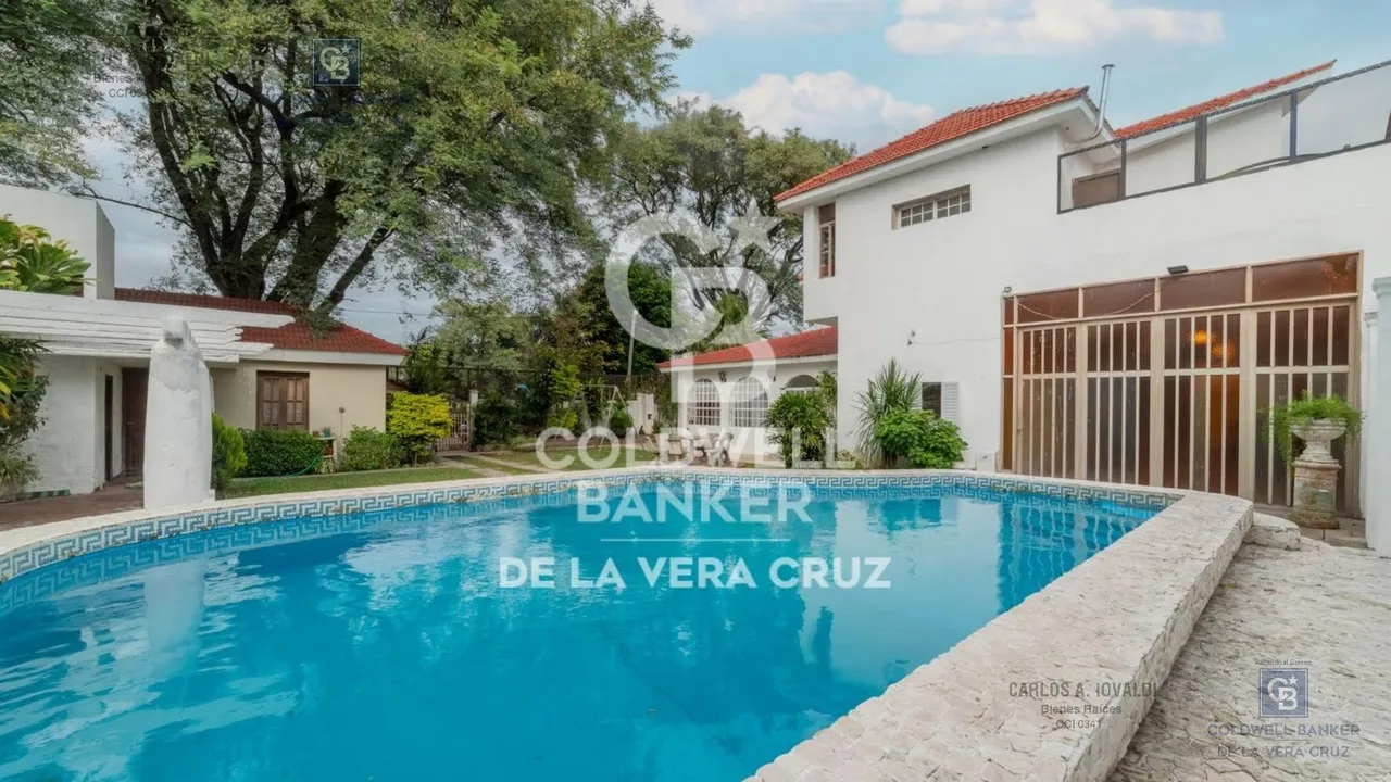Casa en Casa en venta, 4 dormitorios en Guadalupe.