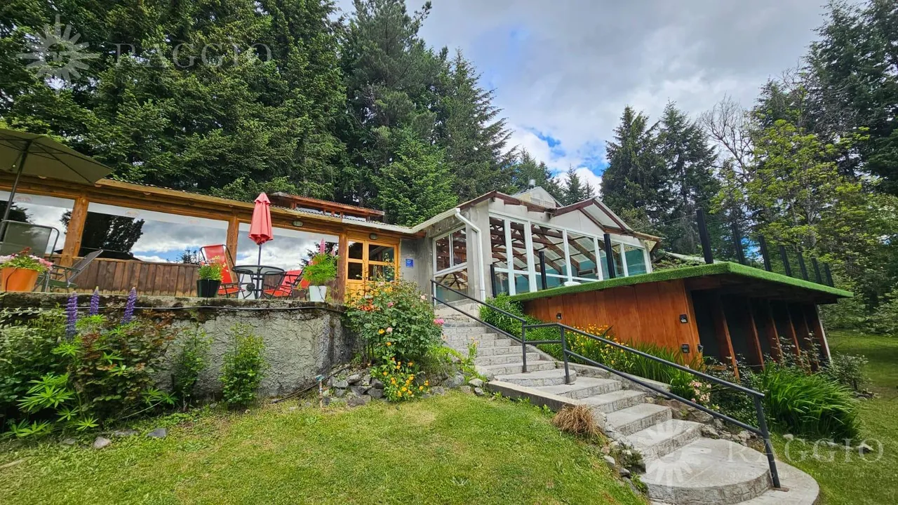 Casa en Complejo 7 cabañas con pileta climatizada, en terreno de 7.935 m2, Villa Turismo, El Bolsón (CR-161)