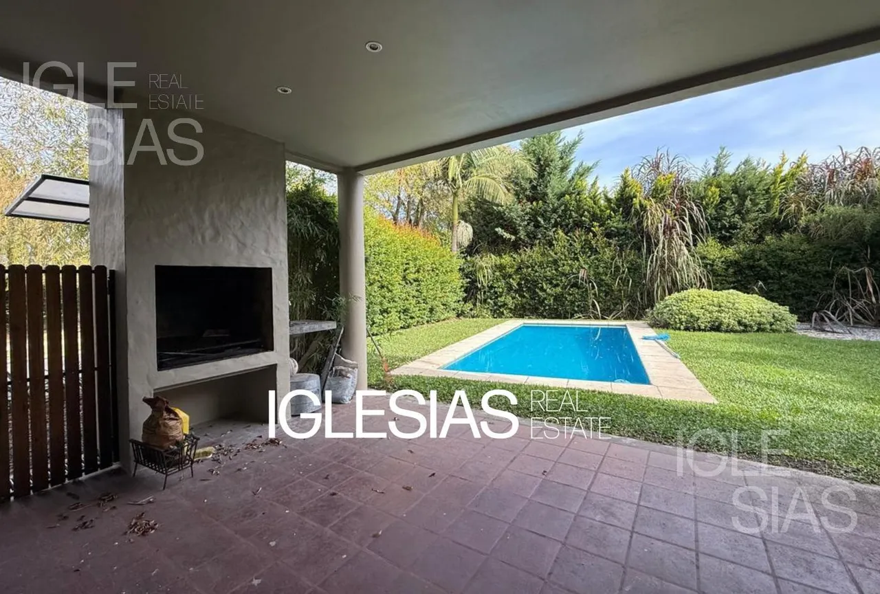 Casa en Av. de Los Lagos al 5800