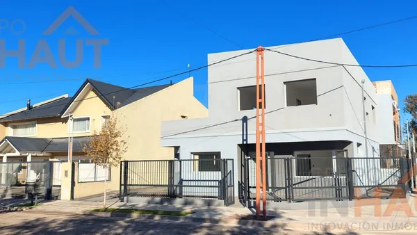 Casa en Casa en Cipolletti - Altos de La Falda- Panamá al 2000