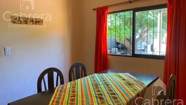 Casa en 36 e/ 5 y 7 al 300