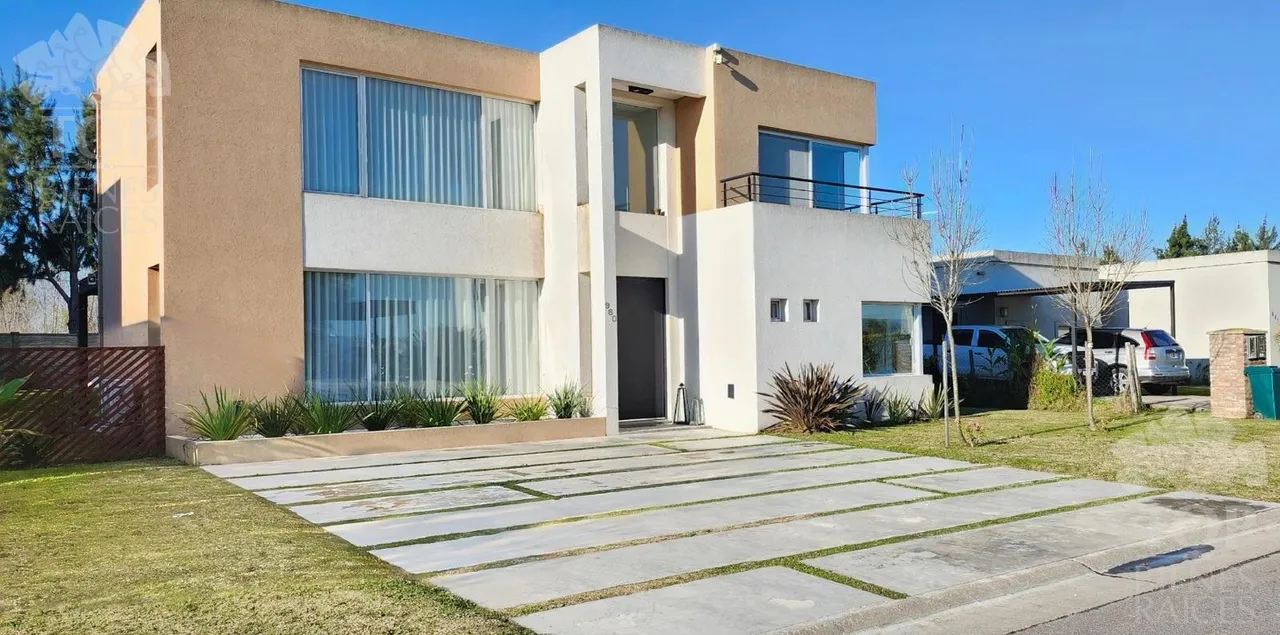 Casa en Casa-Venta-Impecable-Barrio San Matías-Escobar