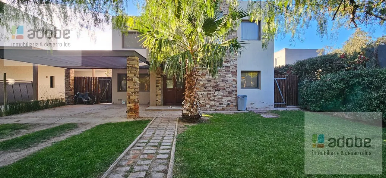 Casa en B° Terruños de Araoz II- Maipú