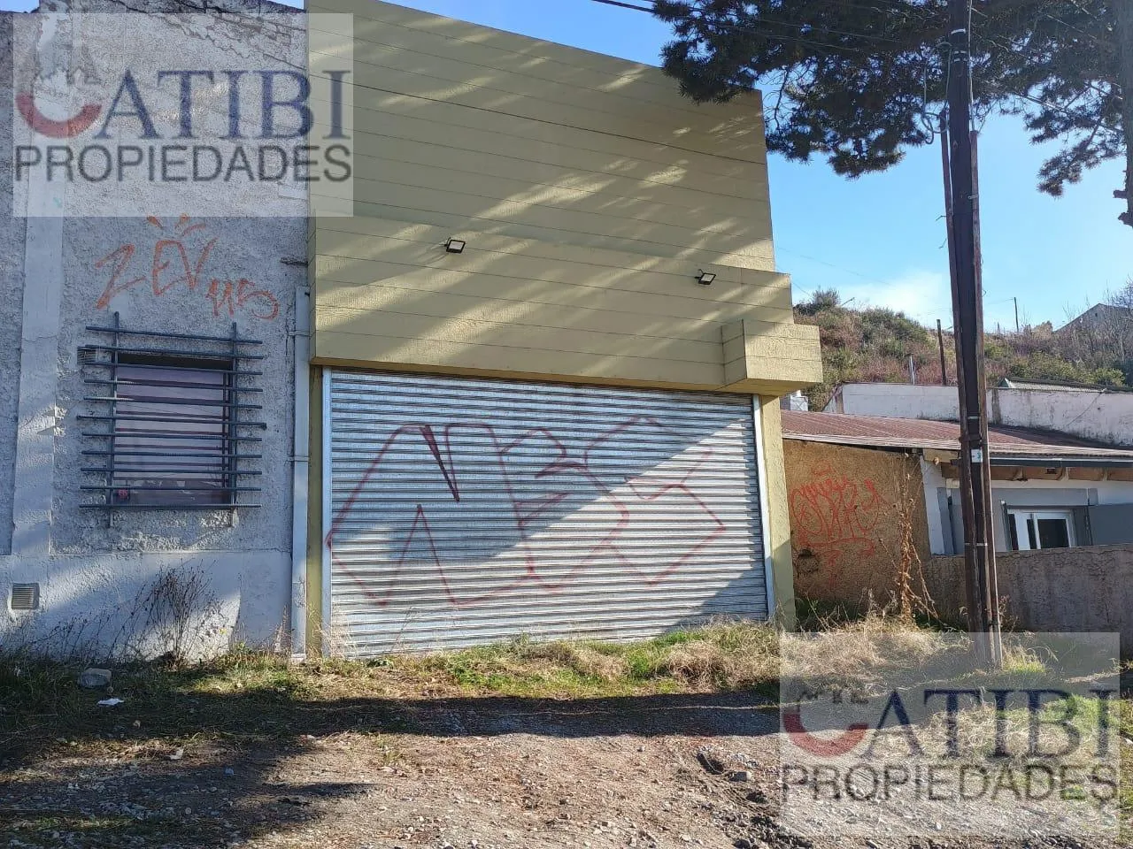 Local Comercial en Los Ñires al 100