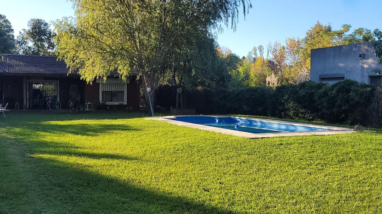 Casa en Venta Casa en esquina 3 ambientes en Barrio Parque Exaltación. APTA CREDITO HIPOTECARIO.