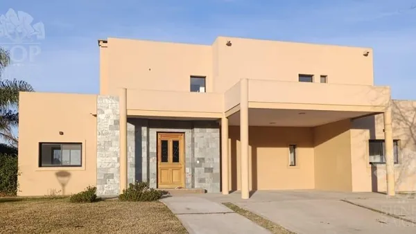 Casa en libertad 310 al 300