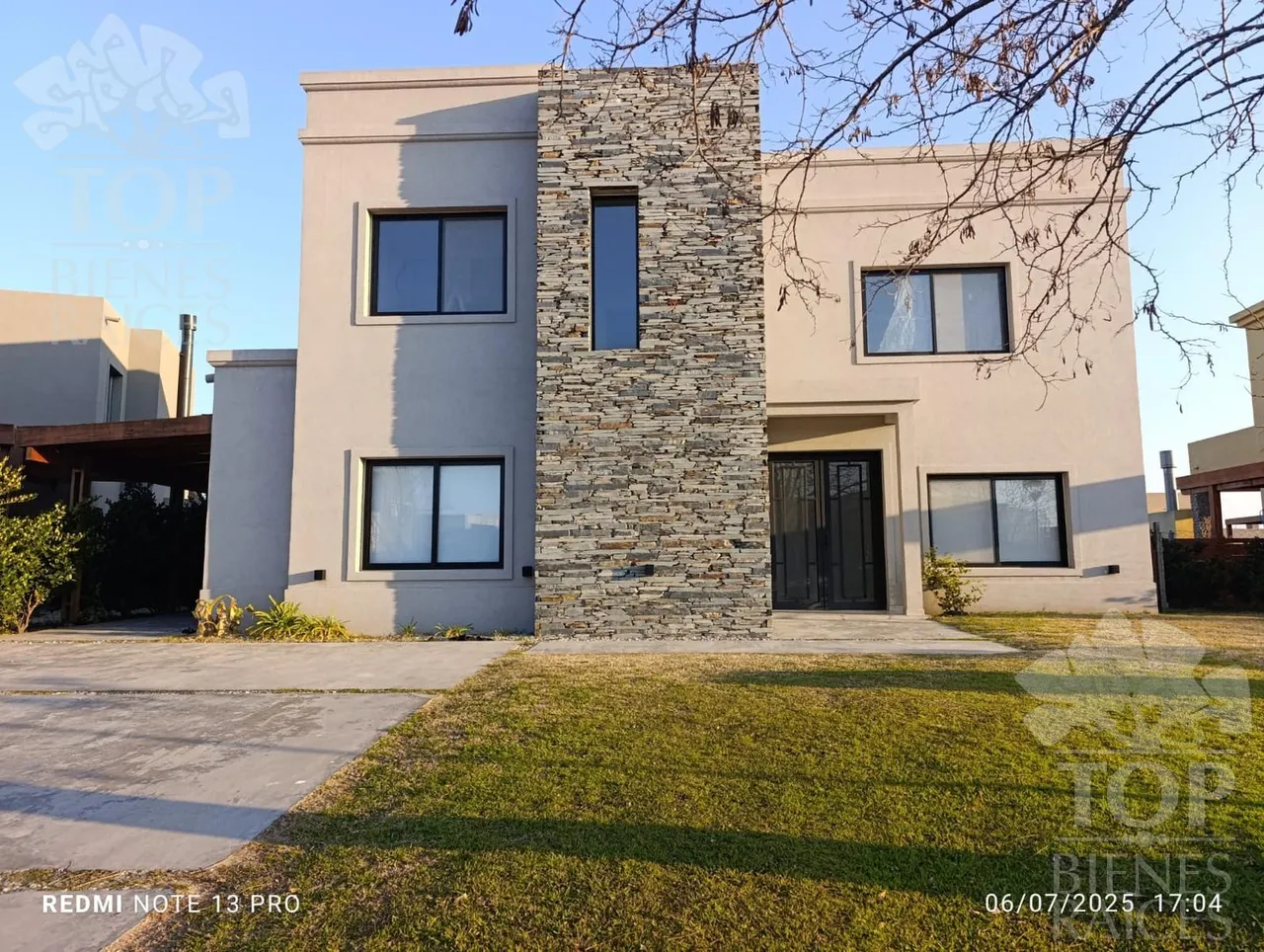 Casa en Avenida de los lagos al 100