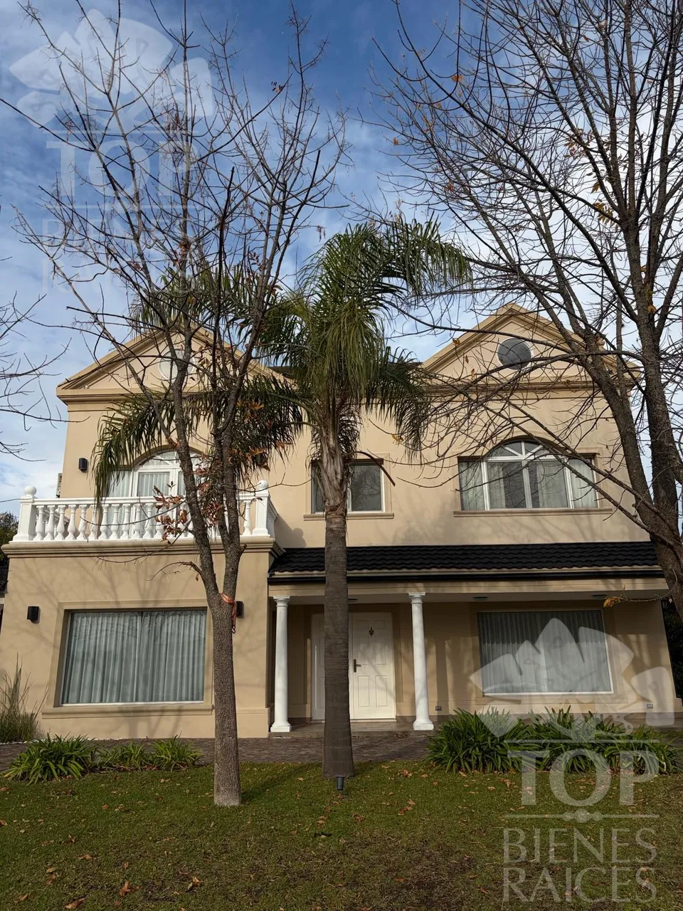 Casa en av de los lagos al 4300