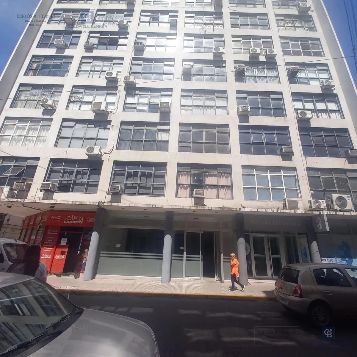 Oficina en Oficina en edificio, 1ra Junta (esquina 25 de Mayo) al 2500