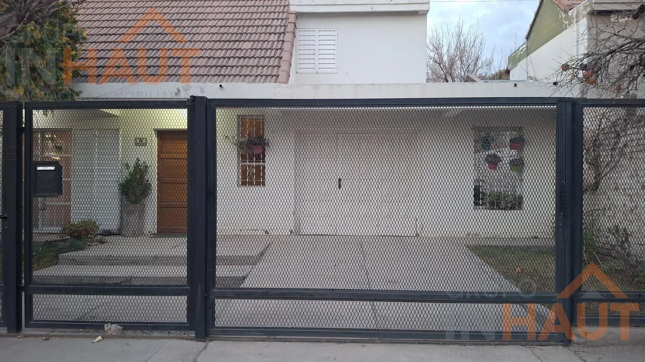 Casa en Bahía Blanca al 500