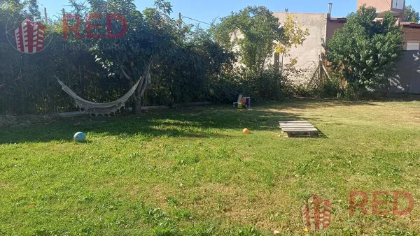 Casa en MARIA ELENA WALSH al 1000