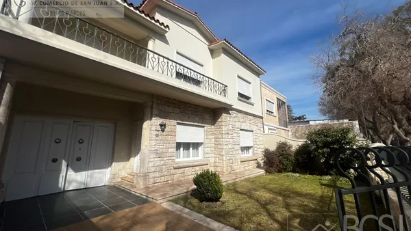 Casa en San Luis oeste al 500