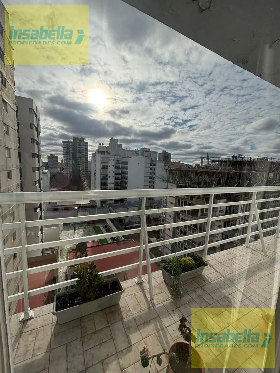 Departamento en H. Yrigoyen al 1900