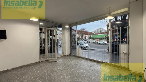 Local Comercial en Juan B Justo al 2100