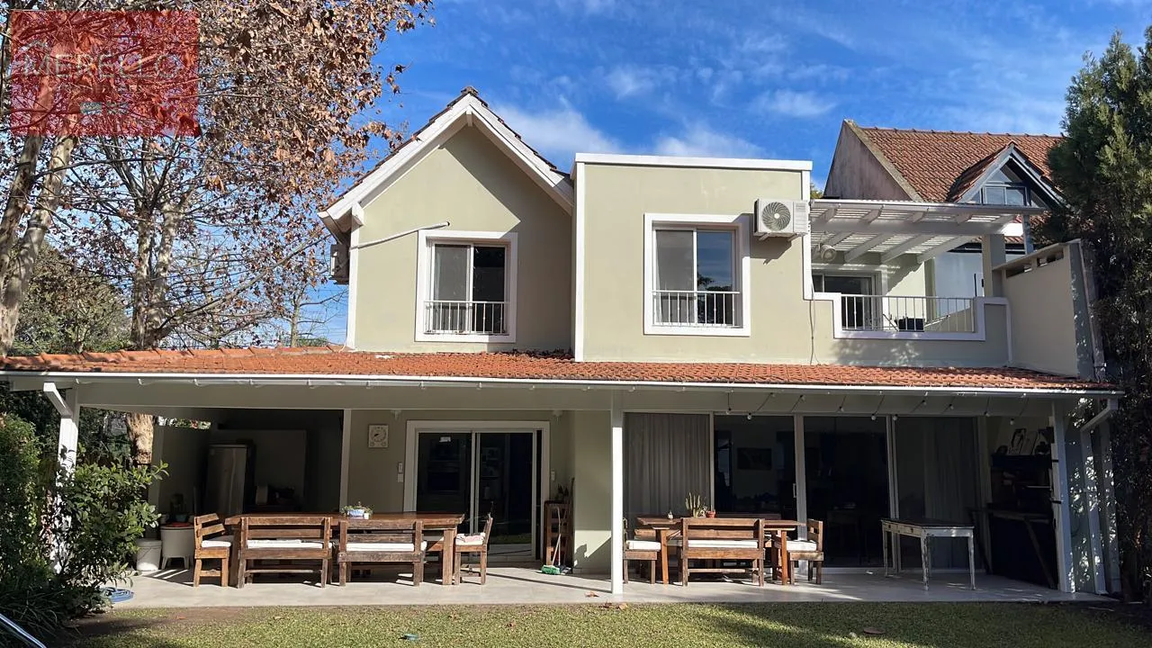 Casa en SANTA ROSA al 2800 BARRIO CERRADO LA CHACRA