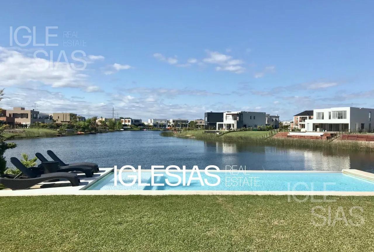 Casa en Lote al lago, Los Alisos