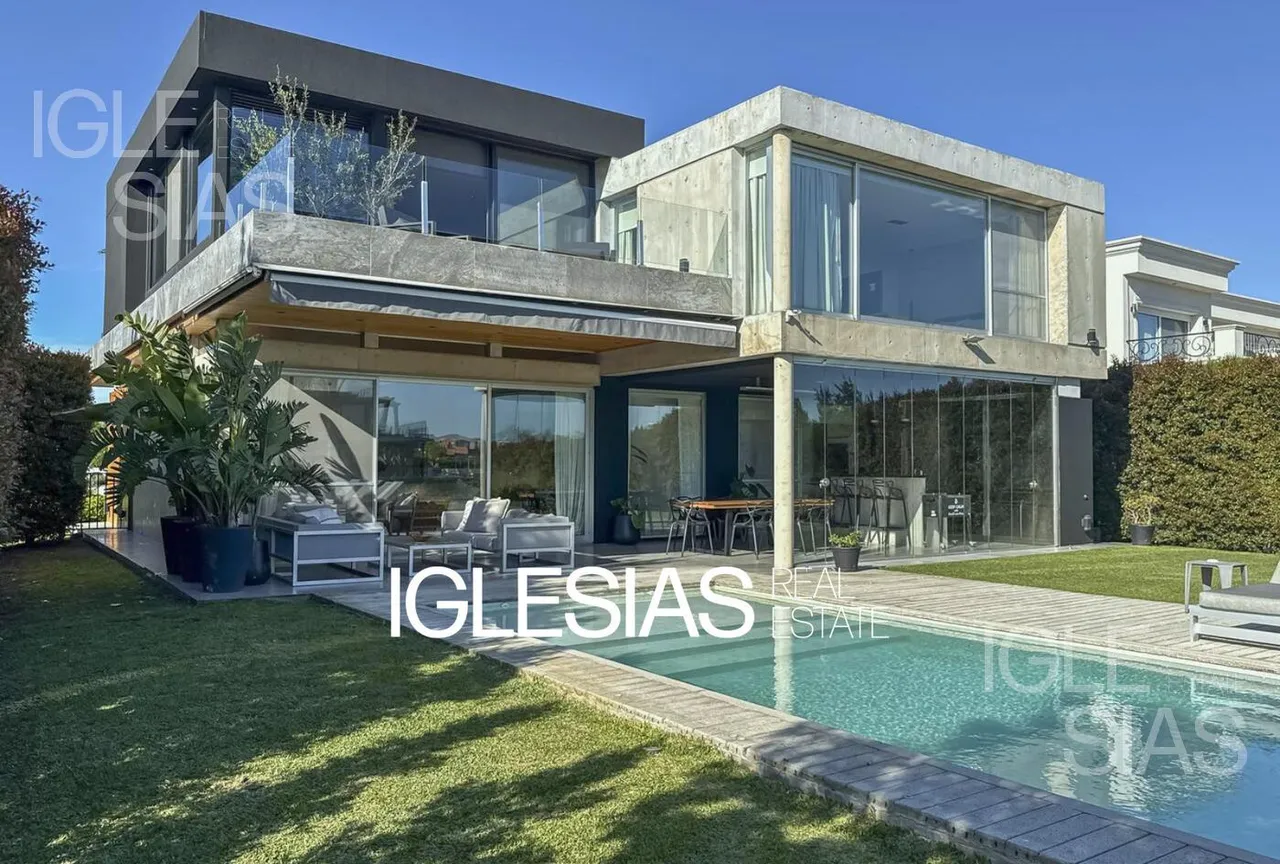Casa en Av. del Golf al 3400
