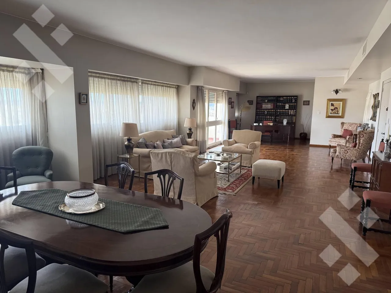 Departamento en VENTA (EN EXCLUSIVA) DEPARTAMENTO 5 DORM. (PISO COMPLETO CON COCHERA) - CENTRO, CIPOLLETTI