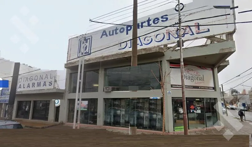Local Comercial en ENRIQUE MOSCONI ESQUINA LEGUIZAMON
