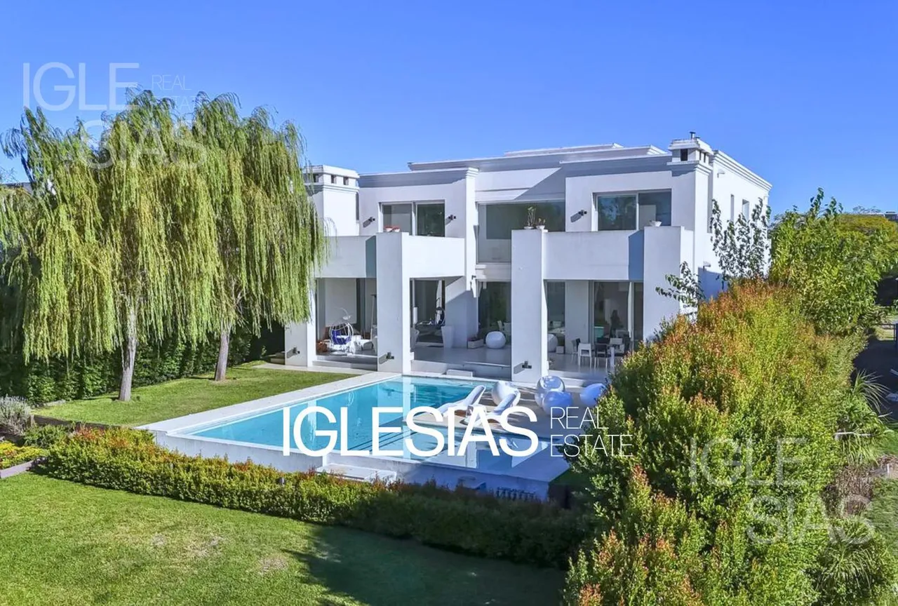 Casa en Av. del Golf al 600