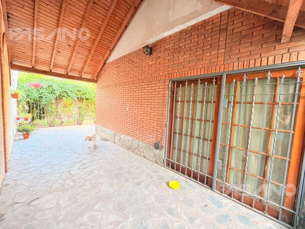 Casa en Esteban Echeverria al 5800