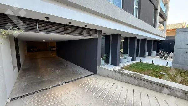 Cochera en Venta Cochera Neuquén cubierta edif. R2+