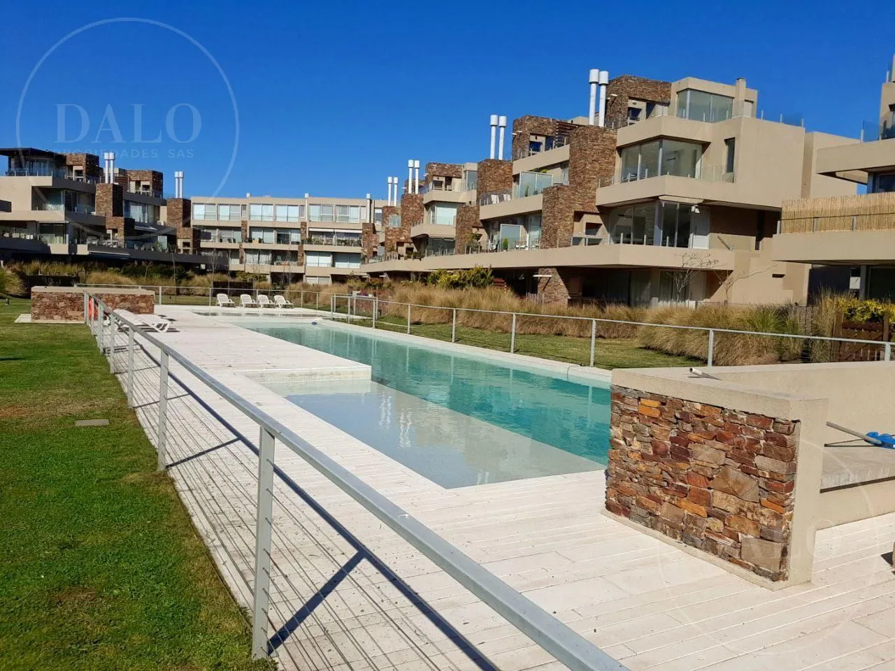 Departamento en Duplex PB con jardin en Venta Piedras - Boulevar de los Castaños al 220