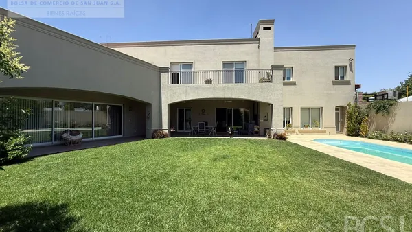 Casa en Hermogenes Ruiz 945 Sur. Barrio Centenario Del Bono.