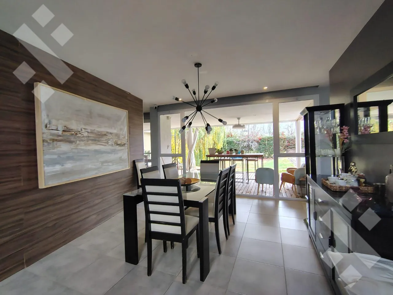Casa en En Venta CASA APTO CREDITO HIPOTECARIO de 4 Dormitorios, Barrio Fincas de Plottier, Plottier