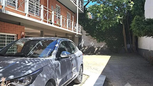 Cochera en VENTA DE COCHERA DESCUBIERTA - LA RIOJA 1100