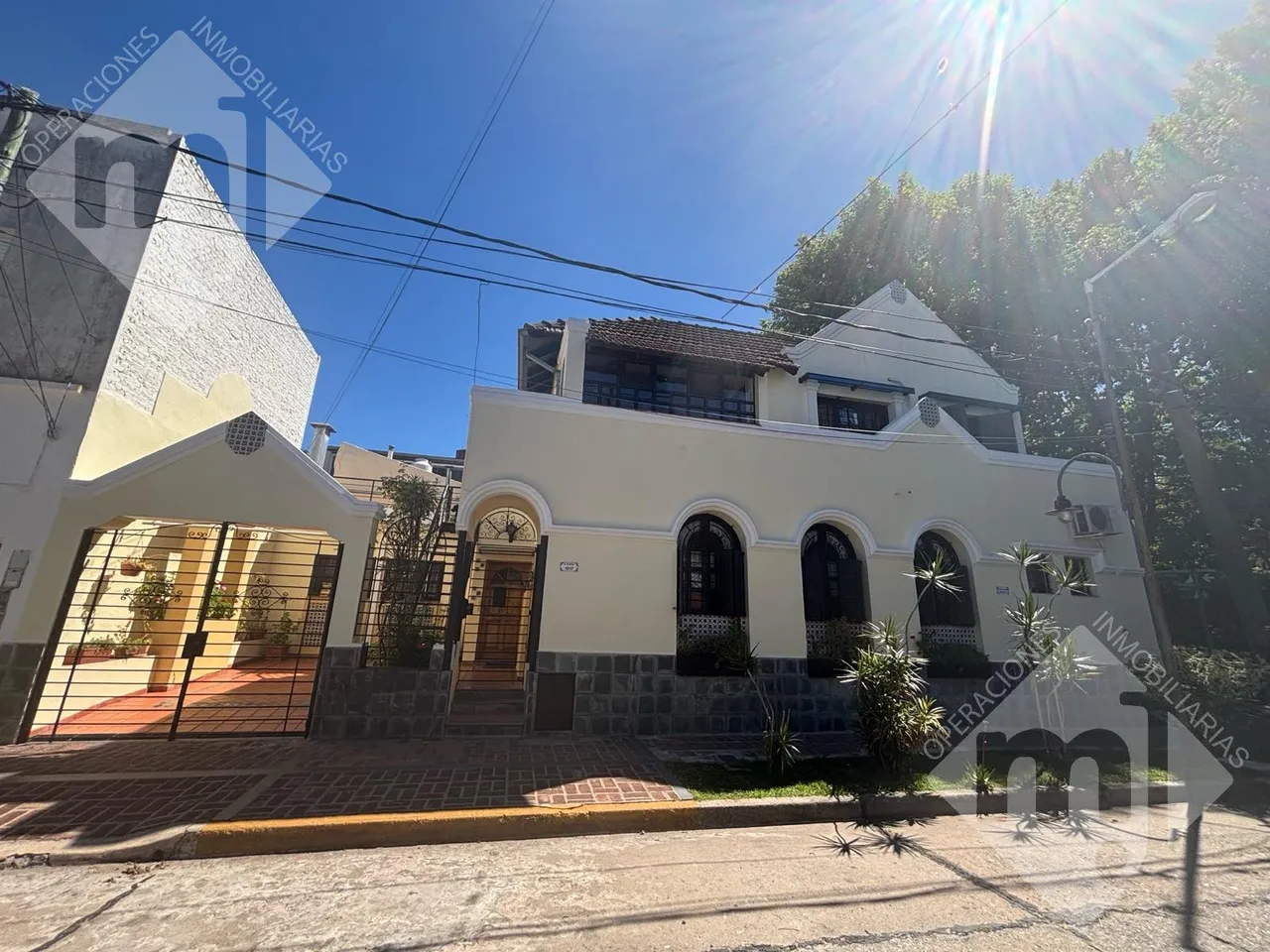 Casa en Maestro Alvarez al 1800
