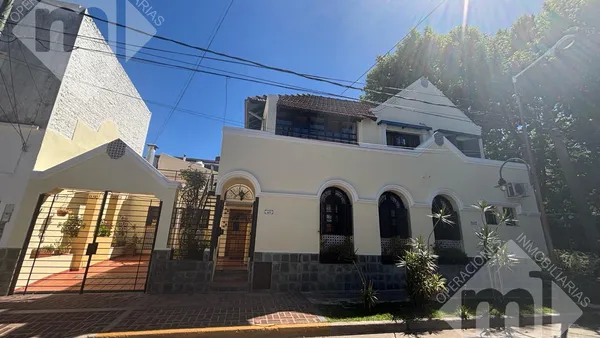 Casa en Maestro Alvarez al 1800
