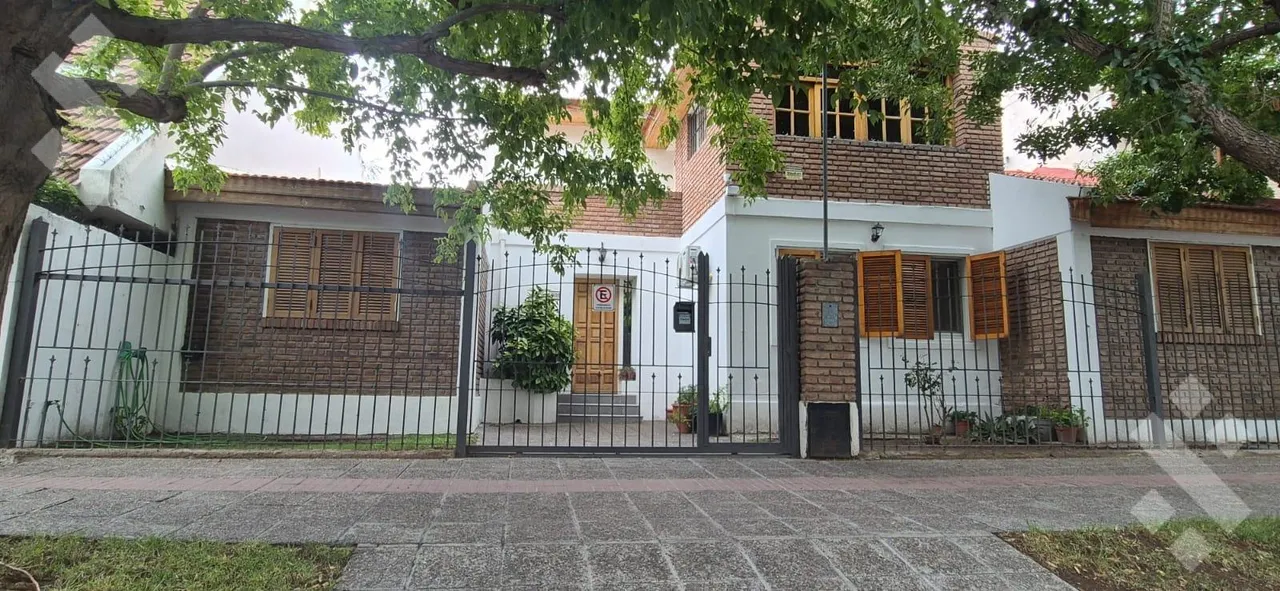 Casa en Islas Malvinas 1000