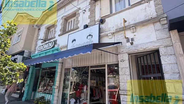 Local Comercial en San Juan 2046, entre Moreno y Bolivar