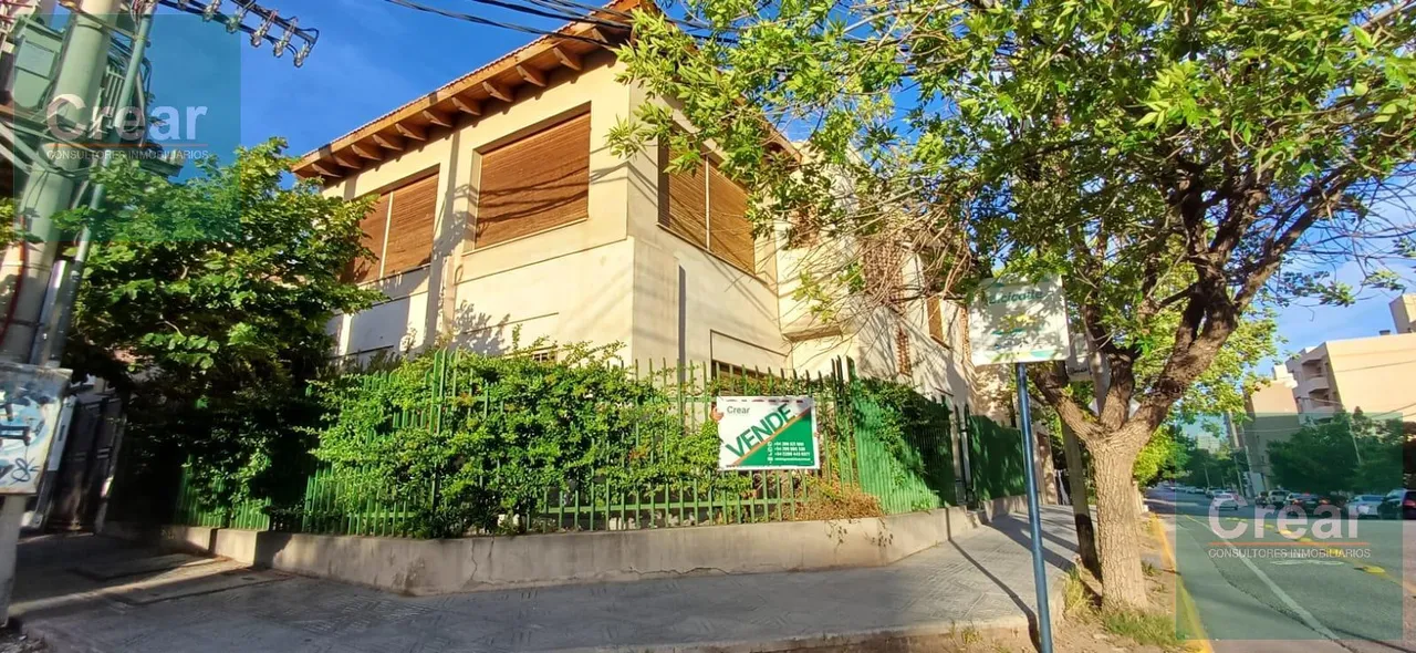 Casa en Sargento Cabral y Bouquet Roldan