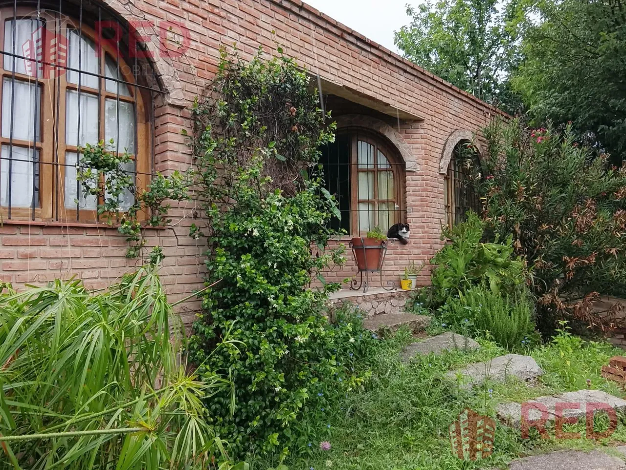 Casa en Del Milagro al 300