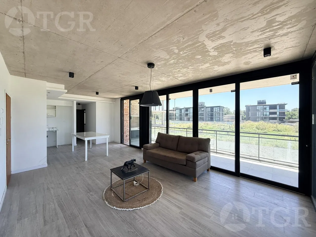 Departamento en Brick Canning -Eduardo Gutierrez al 2000
