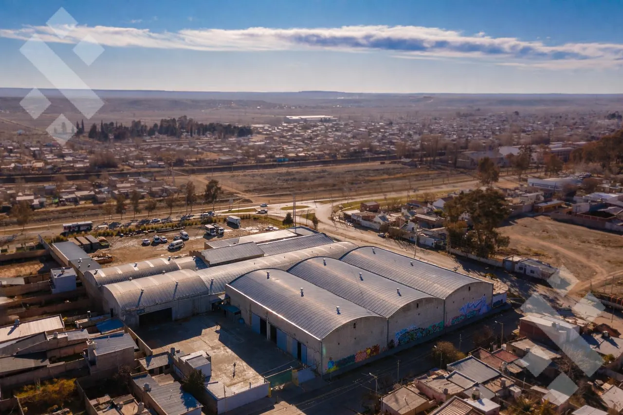 Galpon en ALQUILER Nave Industrial - Pte. Perón y Misiones - Allen