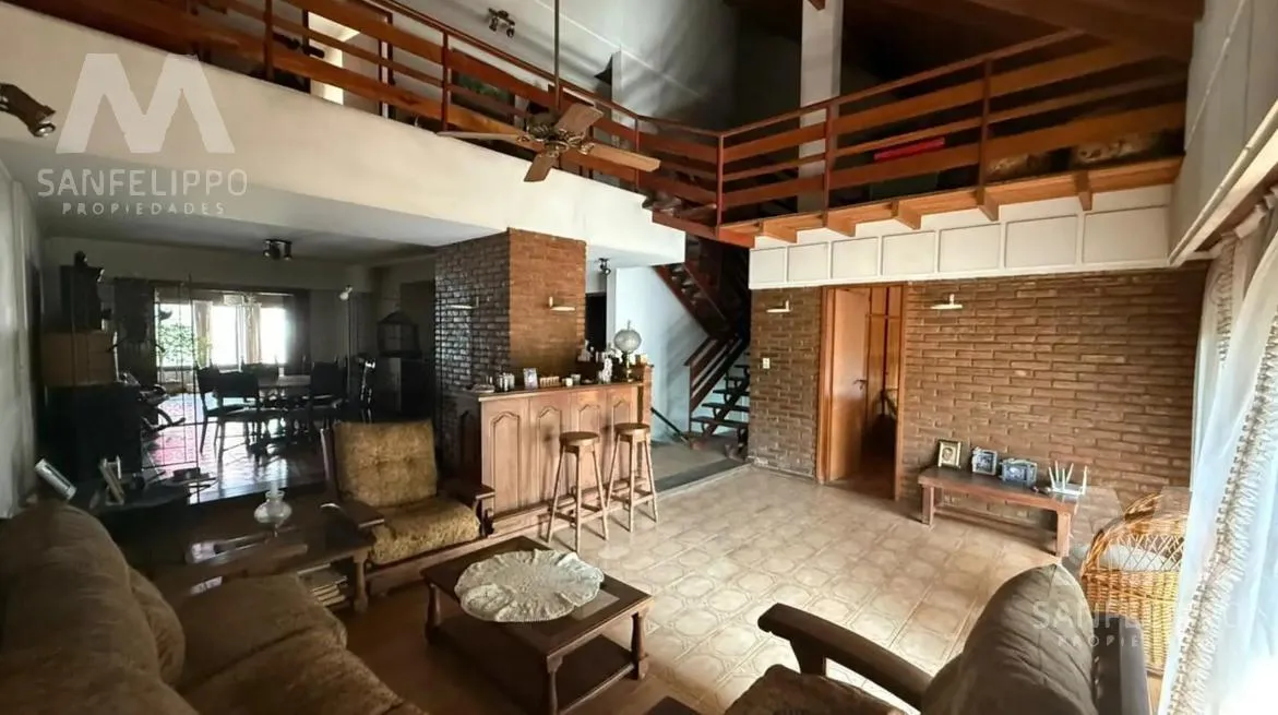 Casa en Alsina al 700