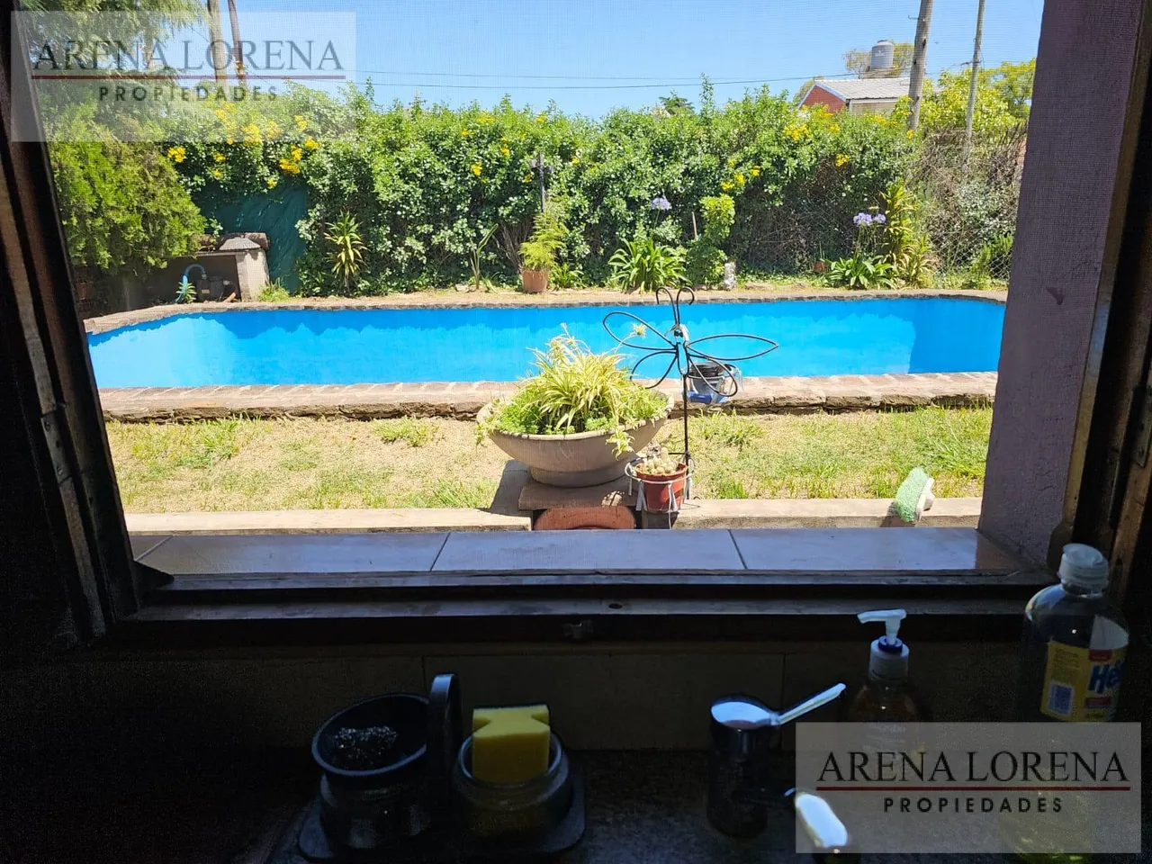Casa en Lord byron al 700