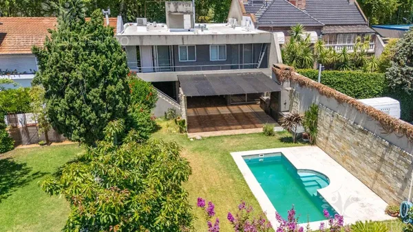 Casa en Av, Marquez al 1100