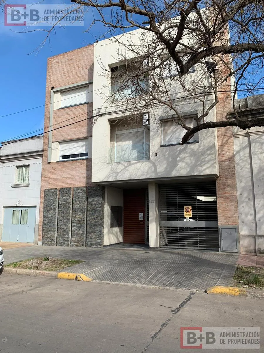 Departamento en Gral Paz al 100