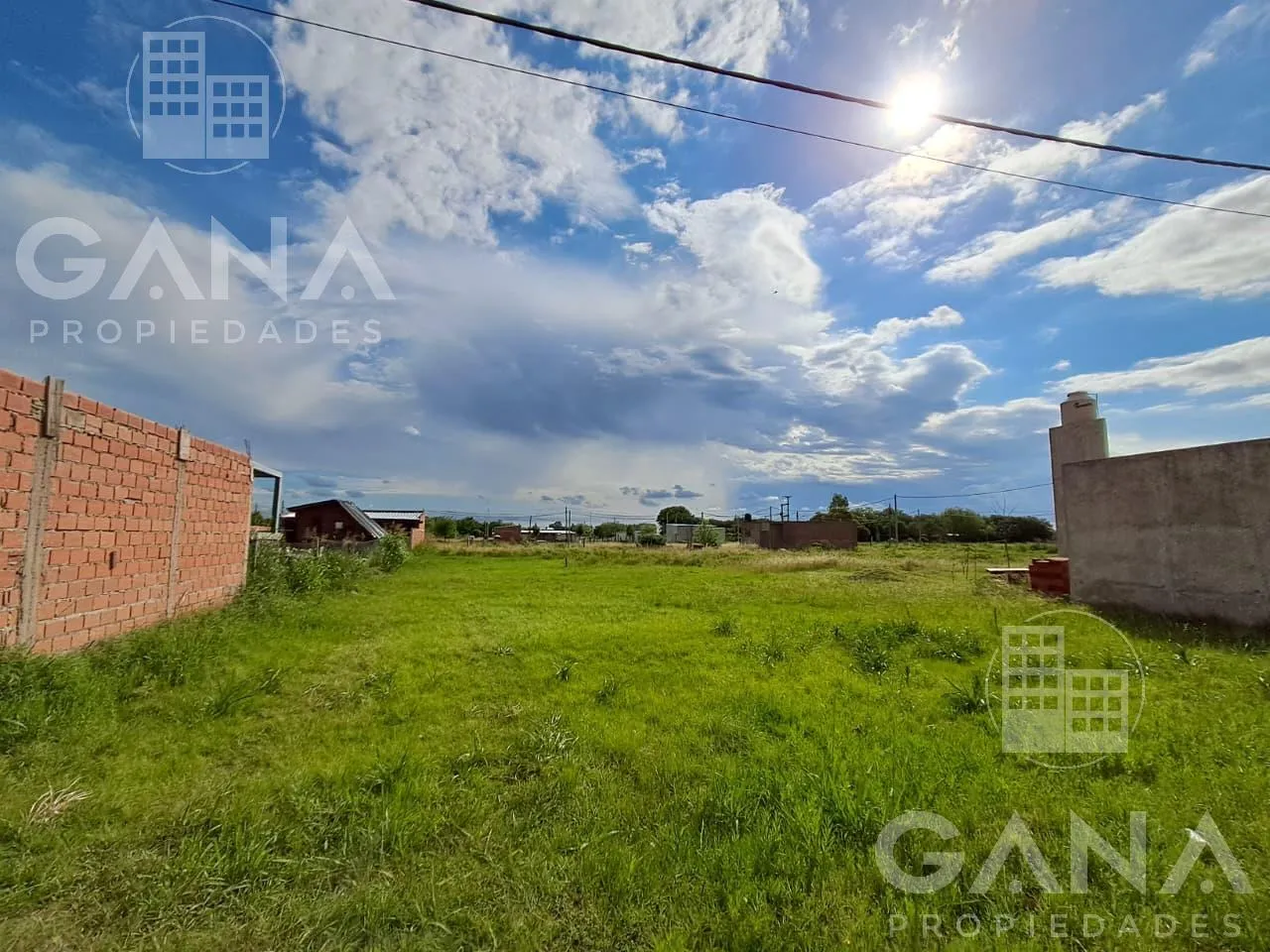 Terreno en buen orden y paraguay