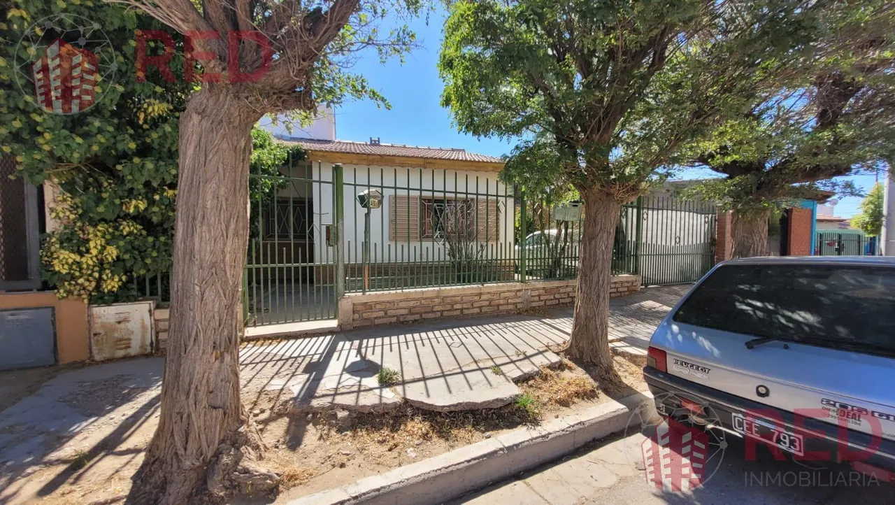 Casa en Celestino Poma al 100