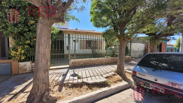 Casa en Celestino Poma al 100