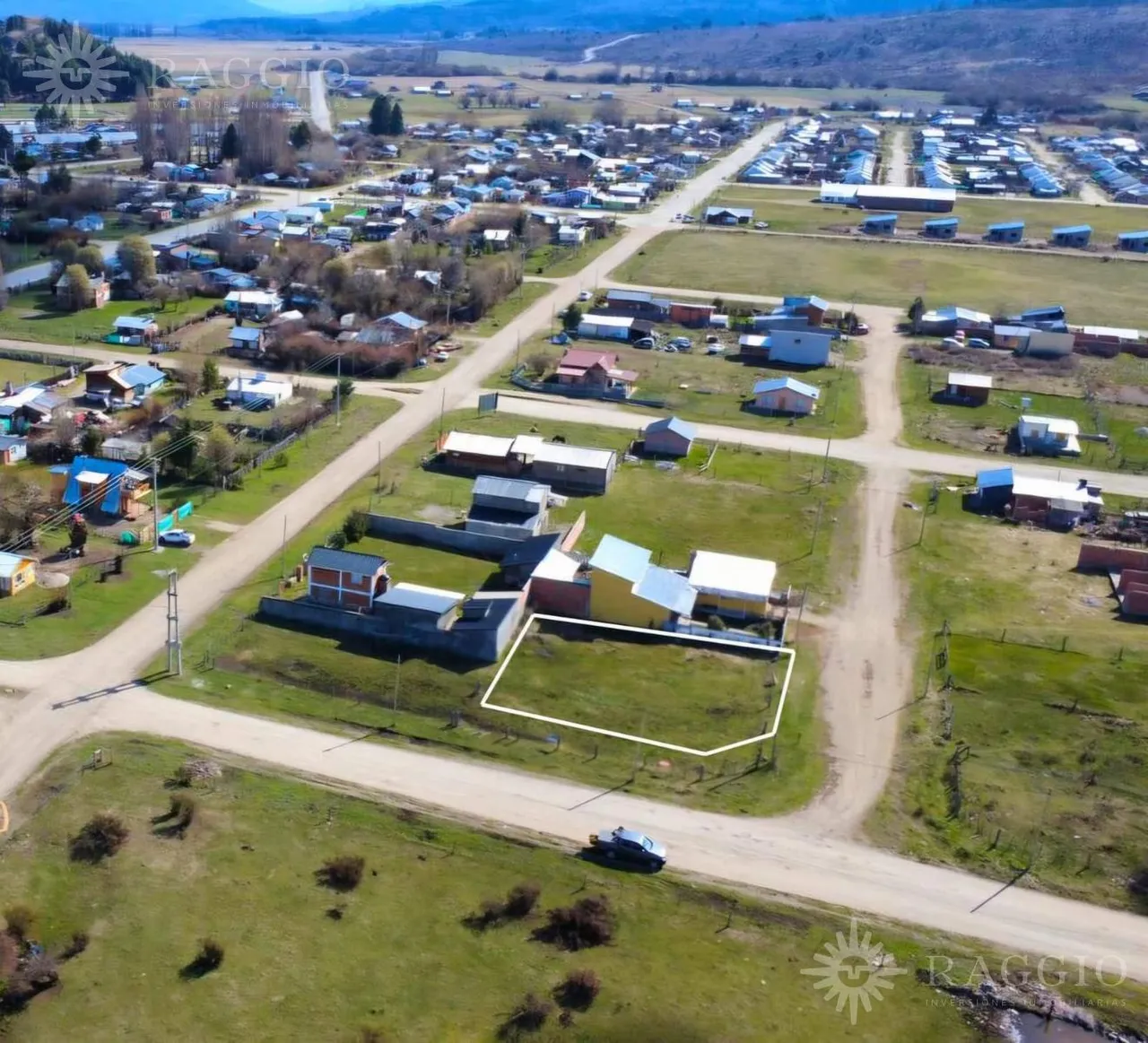 Terreno en Lote de 280 m2 en el centro de Cholila (SO-86)