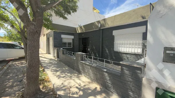 Casa en En Alquiler | Casa de 2 Dormitorios | Barrio Santa Genoveva | Neuquén