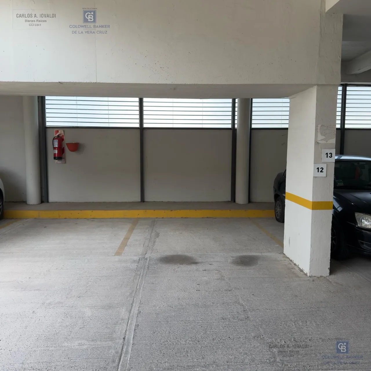 Cochera en 3 unidades de Cochera en Irigoyen Freyre al 2700