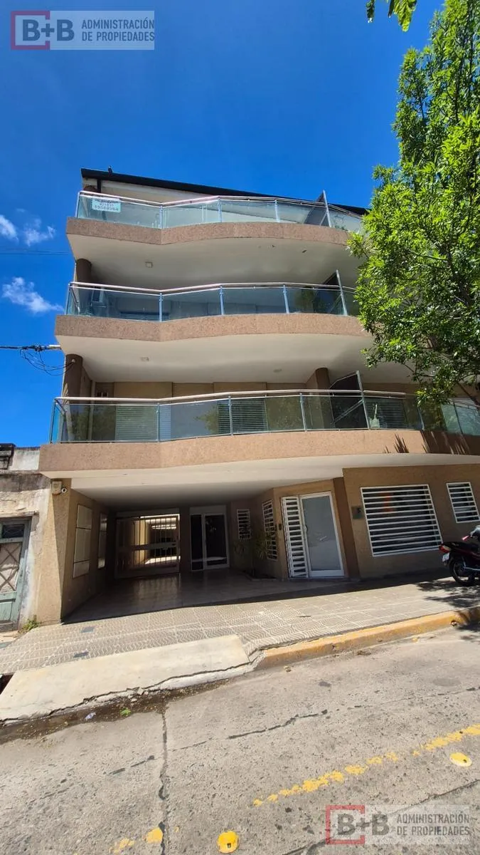 Departamento en Av A Del Valle al 200